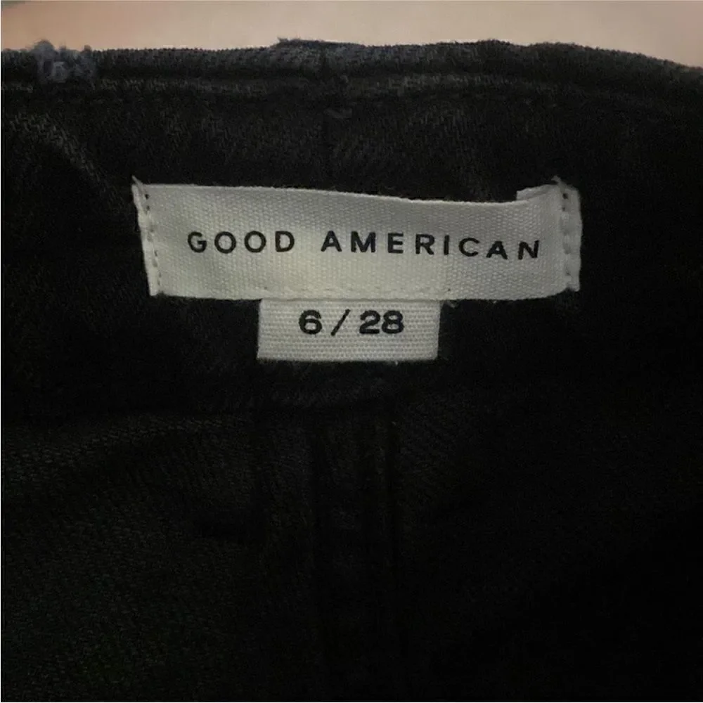 Good American NWT Good 90s Icon Distressed Shorts Black 6/28